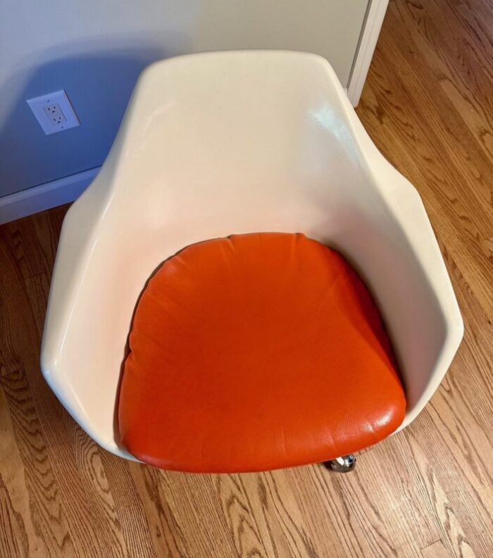 1960s mid century modern burke inc fiberglass tulip office chair 3264