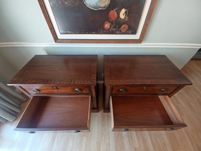 1990s a pair of mahogany nightstands chest of drawers by henredon 7445