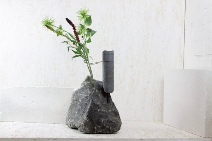 blue stone flower vessel by studio do 3