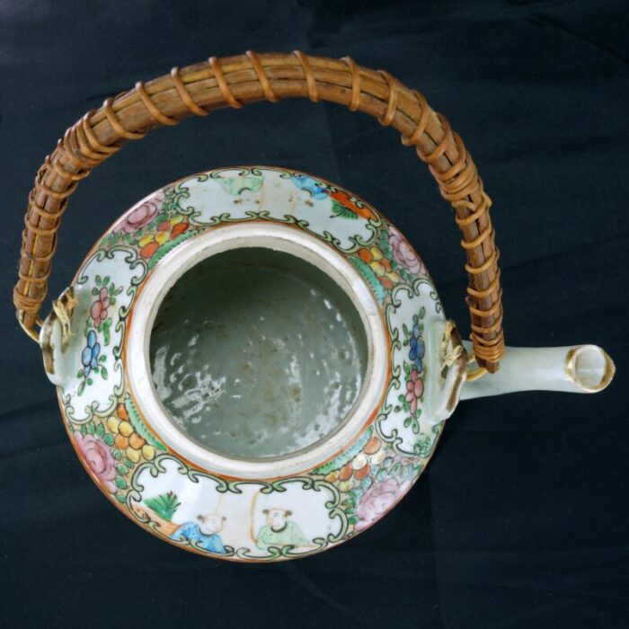 chinese rose medallion teapot 2nd half 19 century 1843