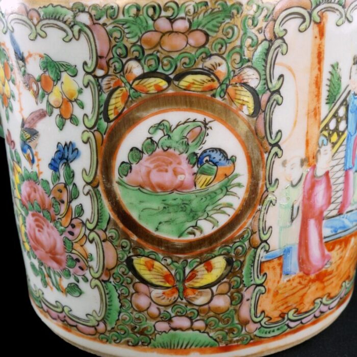 chinese rose medallion teapot 2nd half 19 century 8896