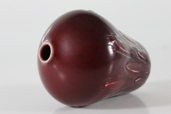 danish large leaf vase with oxblood glaze by gerd bogelund for royal copenhagen 1970s 6