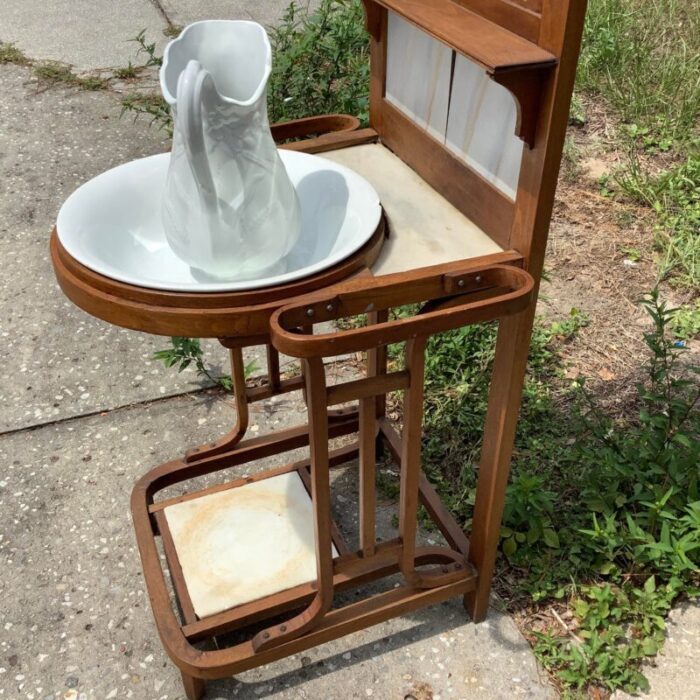 early 1800s washstand with bowl and pitcher 0395