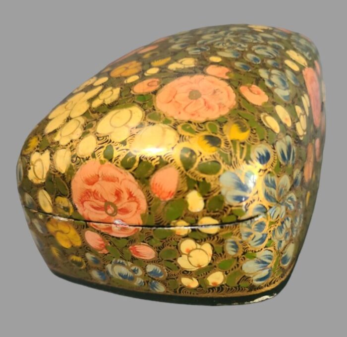 early 20th century vintage kashmir hand painted floral papier mache lacquered domed box 3733