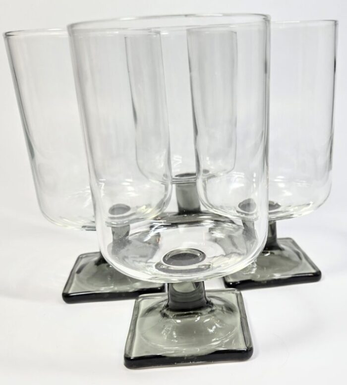 grey square footed goblets set of four 9448 1