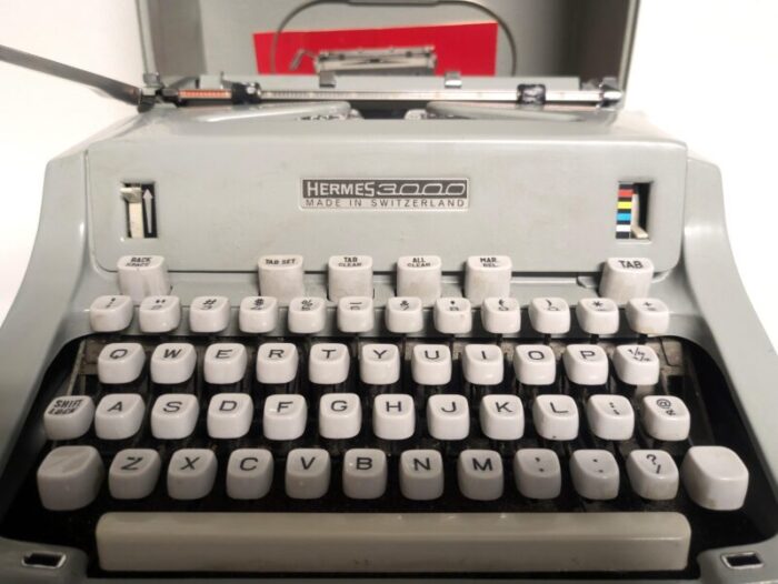 hermes 3000 portable typewriter 0823