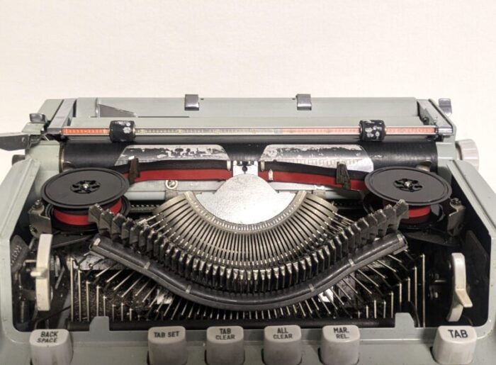 hermes 3000 portable typewriter 0968