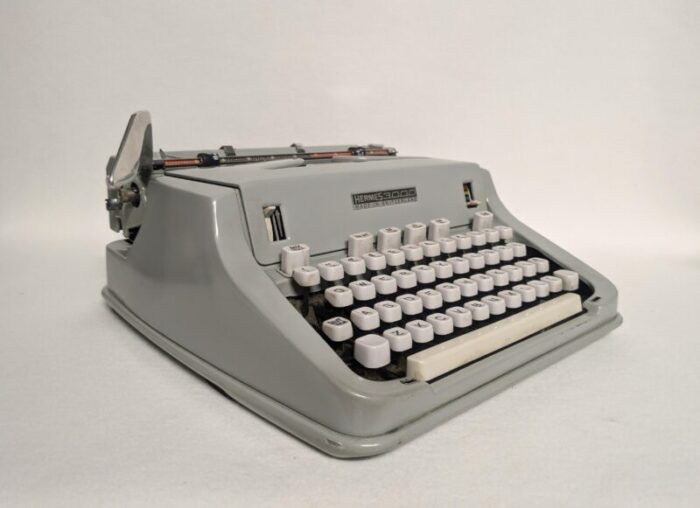 hermes 3000 portable typewriter 7260