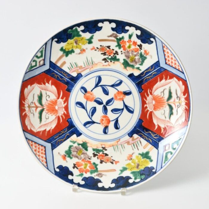 large japanese imari porcelain charger plate 1890s 1