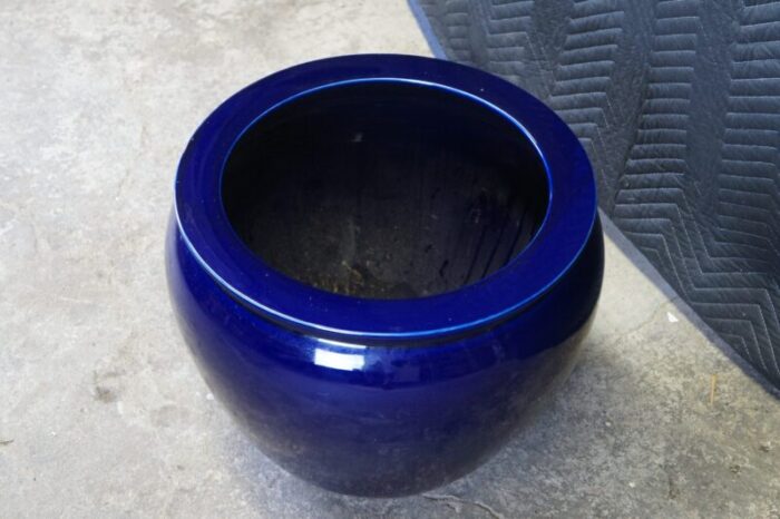 late 20th century large cobalt blue glazed ceramic pottery planter jardiniere pot cachepot 1375