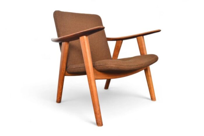 mid 20th century hans wegner jh517 buck lounge chair in oak 1663