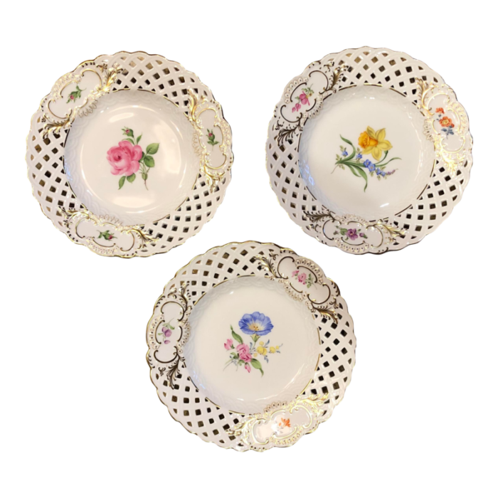 mid 20th century meissen cross sword reticulated basketweave hand painted plates set of 3 5118