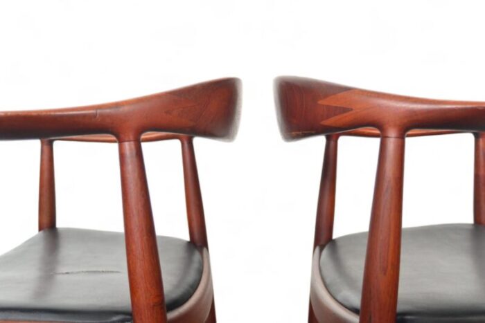 mid 20th century pair of hans wegner round chairs in teak 1331