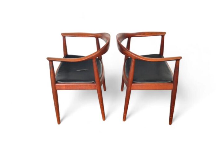 mid 20th century pair of hans wegner round chairs in teak 5197