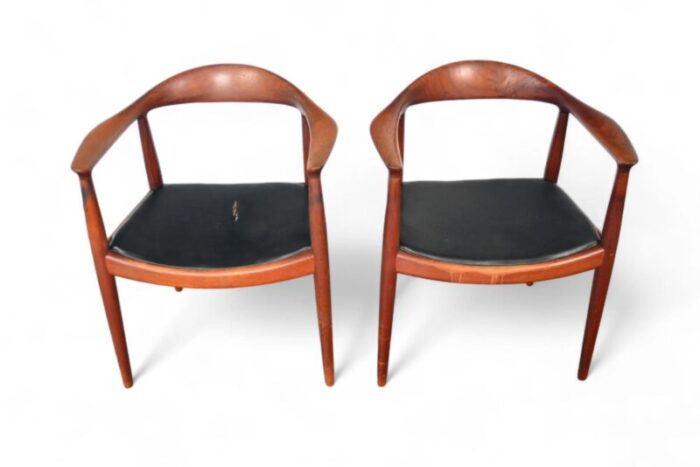 mid 20th century pair of hans wegner round chairs in teak 8438