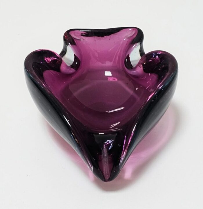 mid century modern murano glass ashtray in purple glass italy 1960s 3