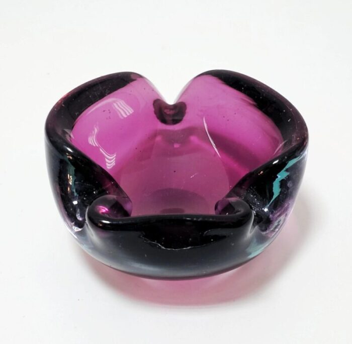 mid century modern murano glass ashtray in purple glass italy 1960s 7