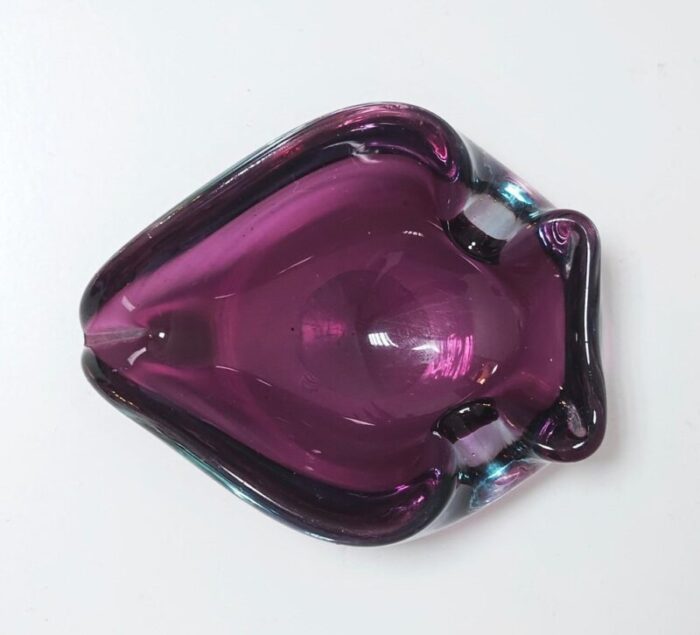 mid century modern murano glass ashtray in purple glass italy 1960s 9