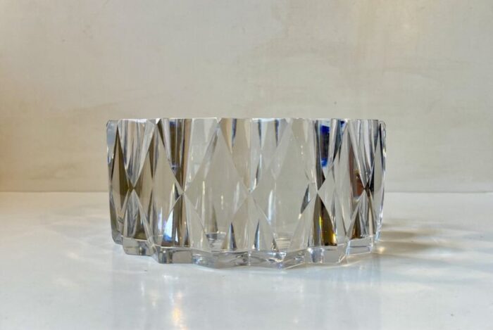 multi faceted crystal bowl by goeran waerff for kosta sweden 1980s 2