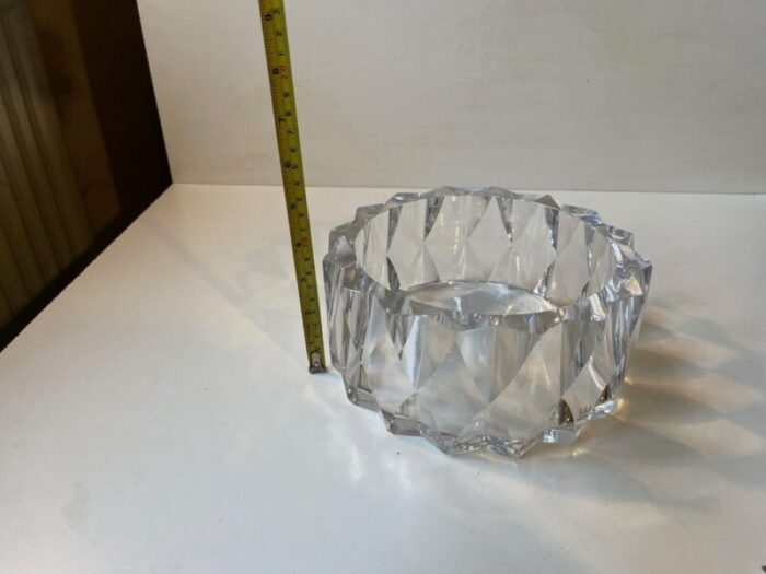 multi faceted crystal bowl by goeran waerff for kosta sweden 1980s 7