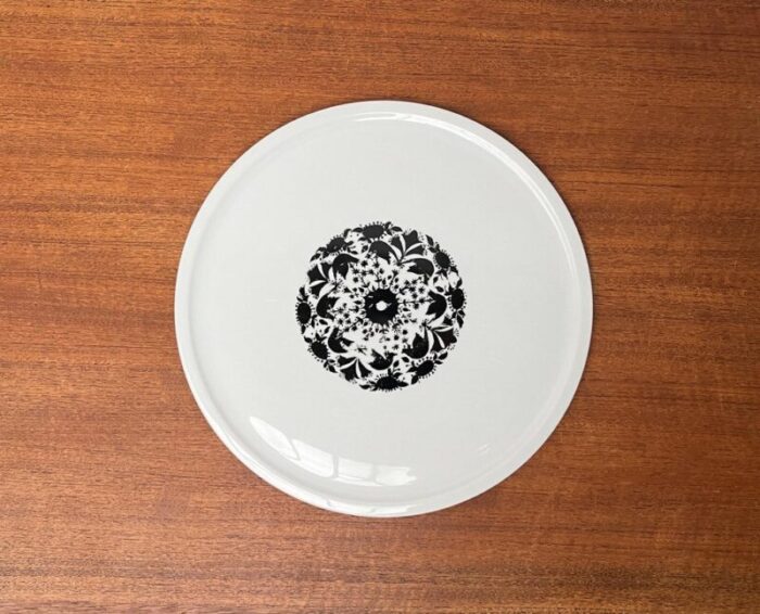 postmodern hilton series plate from rosenthal 1980s 2