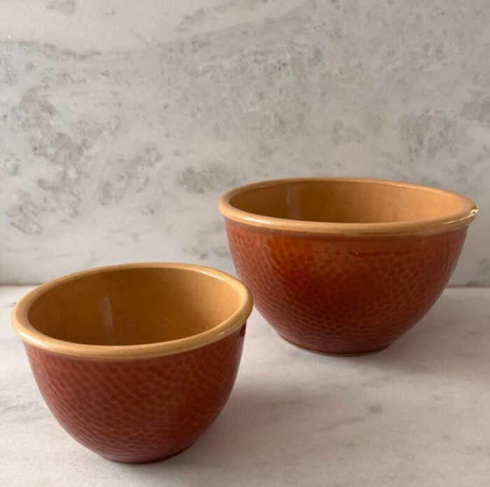 set of 2 vintage nesting brown bowls by watt pottery made in usa 8692