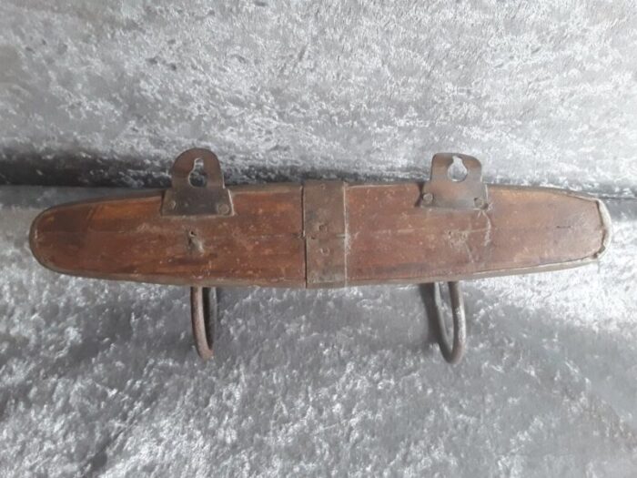 small antique wall rack 3