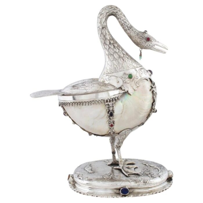 swan shaped centerpiece in silver with engraved decorations 1880s 1