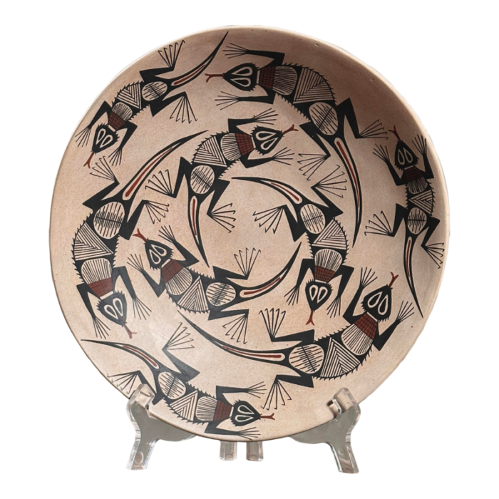 vintage mata ortiz pink ceramic serving bowl with lizard detail by roberto banuelos signed 9467